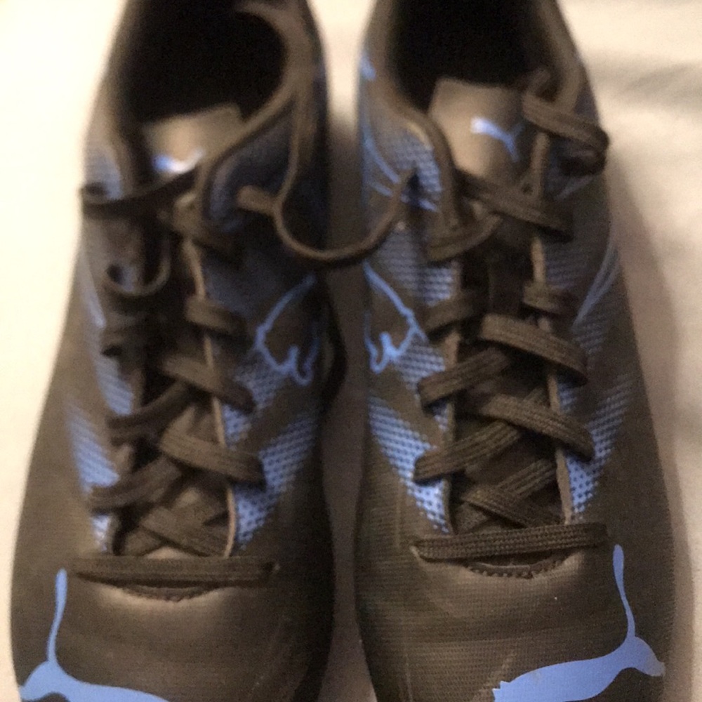 Puma Men’s Black and Blue Athletic Cleats
